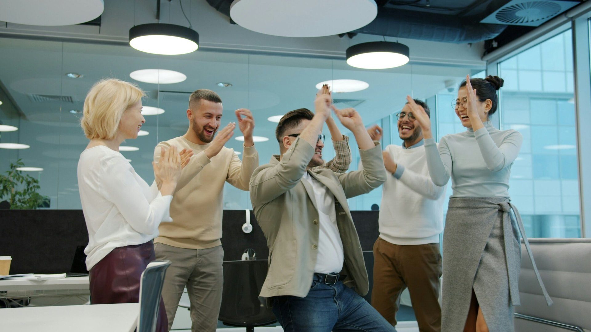 Freundschaften am Arbeitsplatz: Navigieren beim Essen