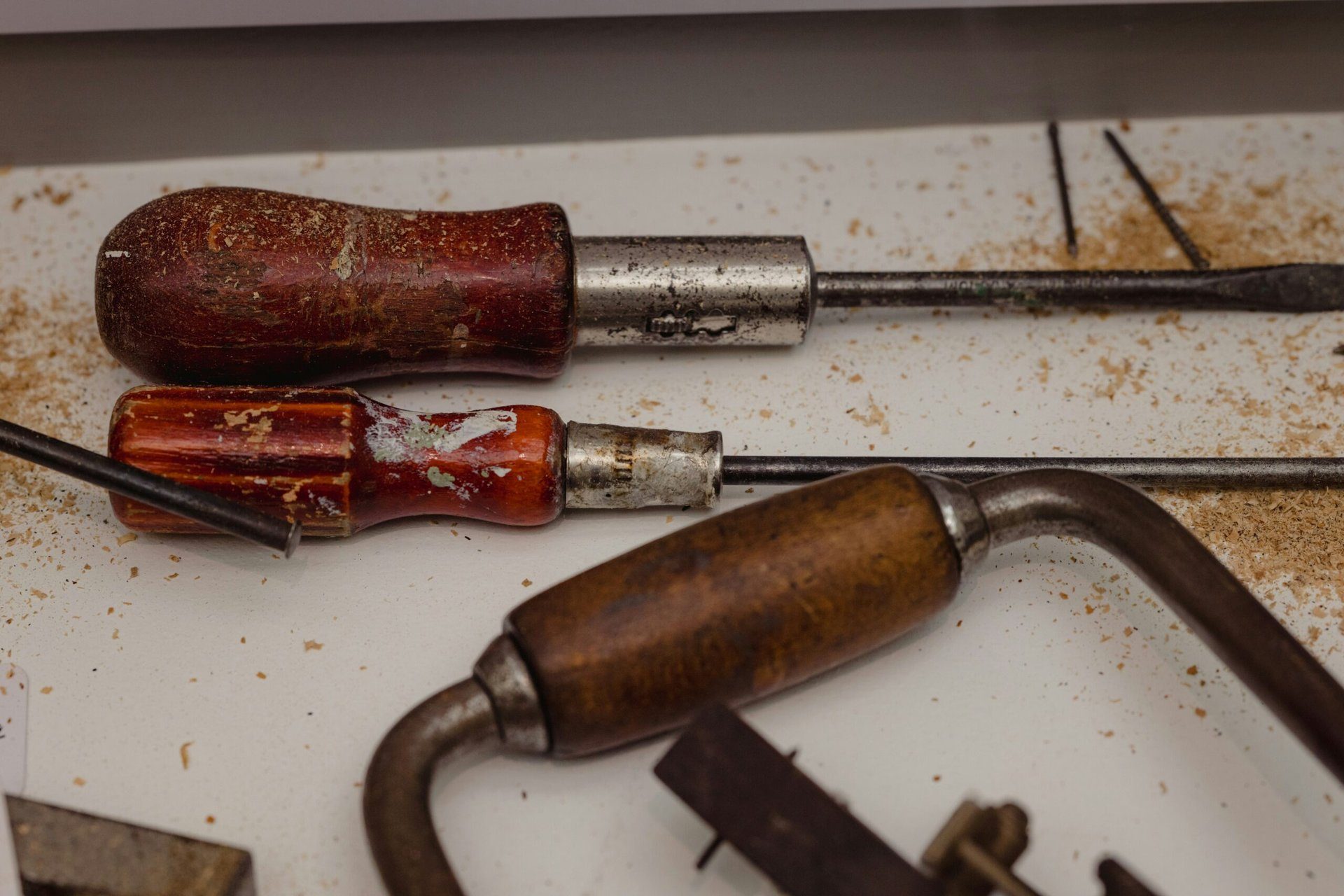 Typische Schäden und Reparatur von Antiquitäten in Essen